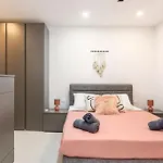 Boutique By Holi *