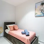 Boutique By Holi